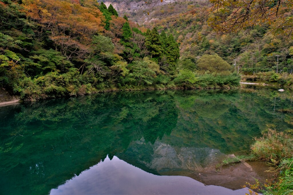 川面の伊吹山　２