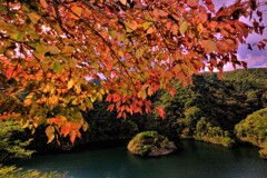秋色の白龍湖　１