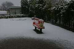 降る雪経る月