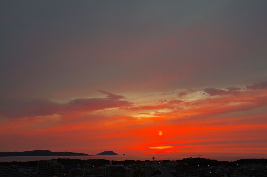 赤い空の玄界島
