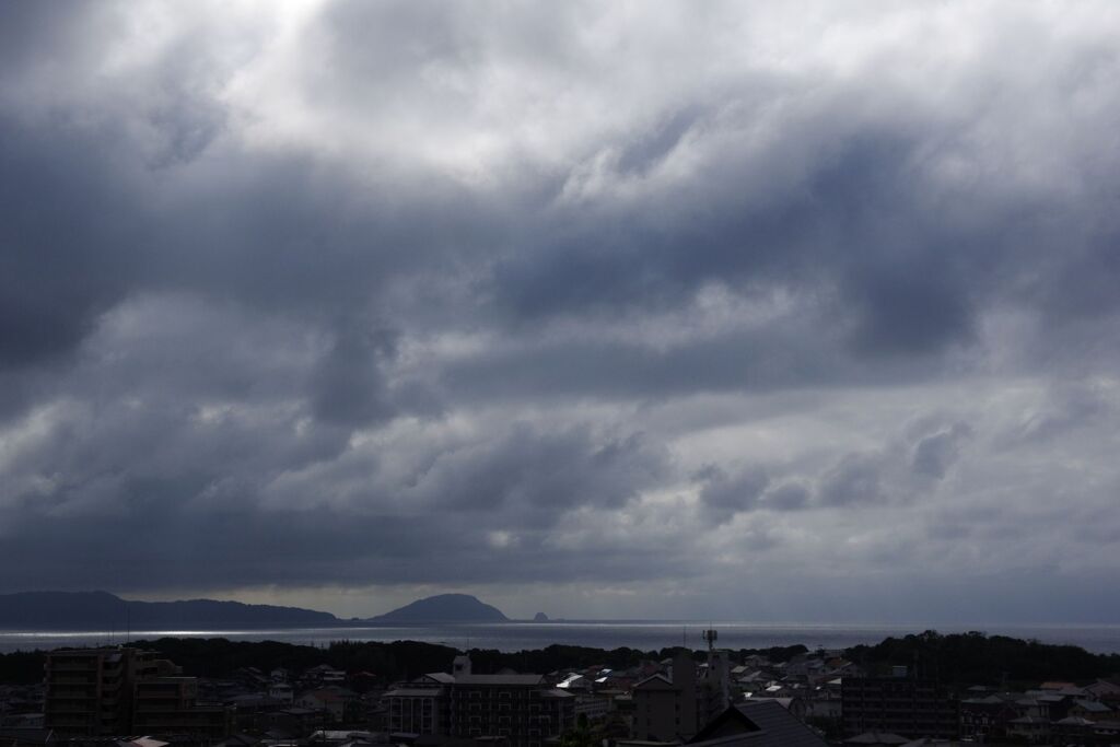 曇天の玄界島