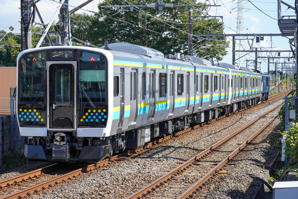 武蔵野線　E131系R-03-04配給　EF641032　