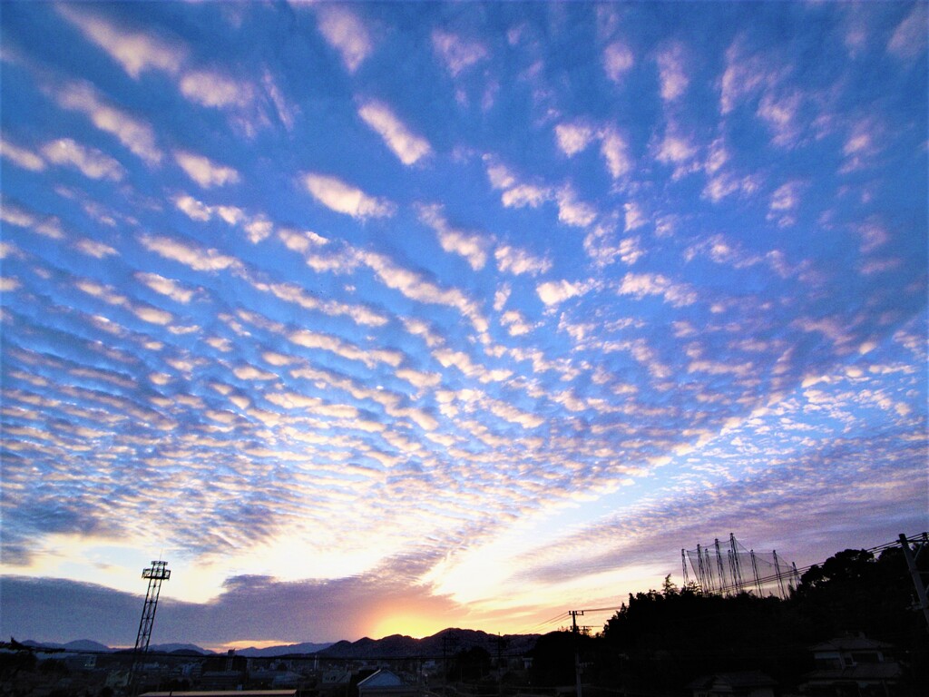 うろこ雲（リコー）