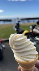 越廼海水浴場でよねやのソフトクリーム