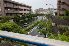 雨に濡れたニュータウン