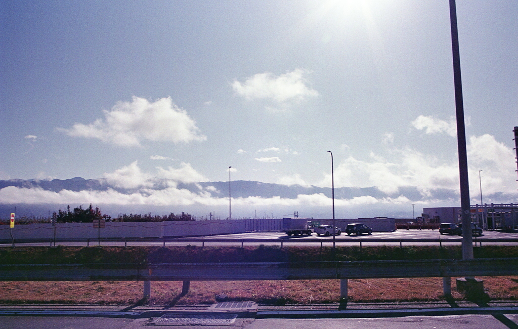 棚引く雲に山々、そして浮かれ雲