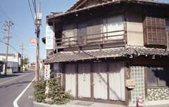 街道の木造旅館　～知多大野海岸にて