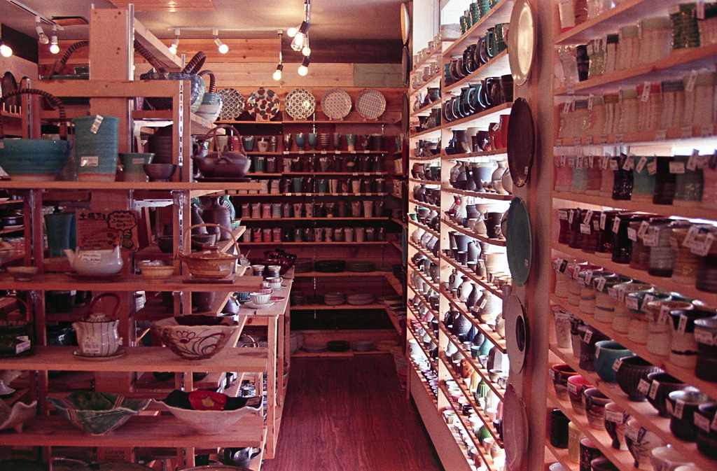 焼物のお店は楽しいね。