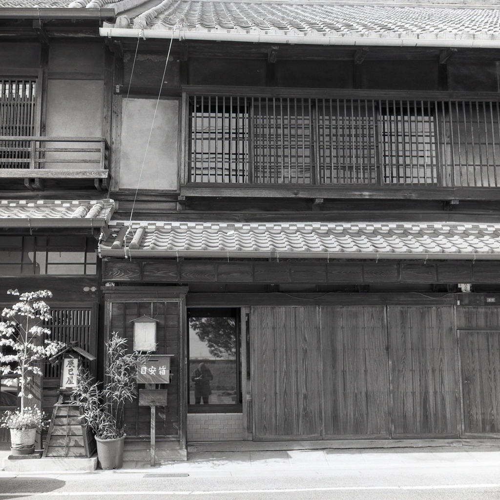 目安箱のある旧街道