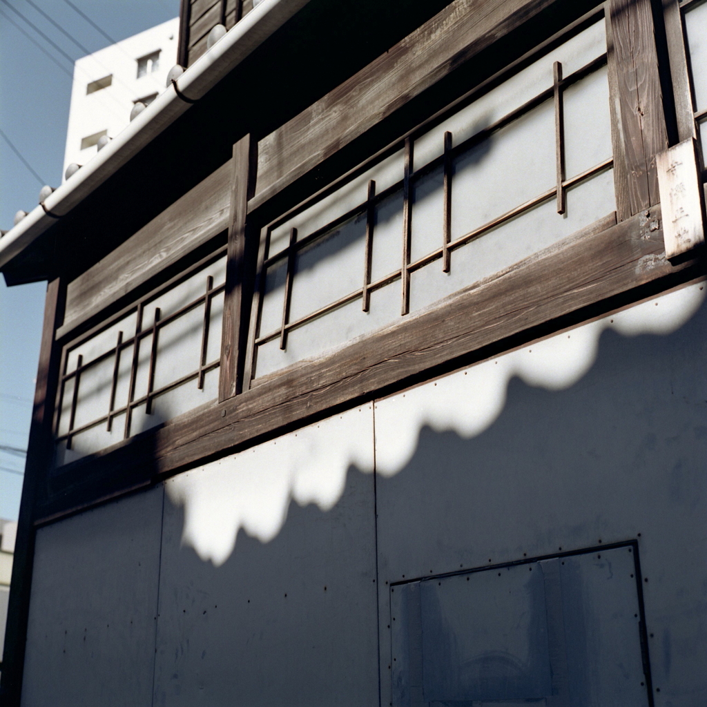 古屋の明り窓