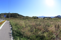 線路脇に車を停めて…