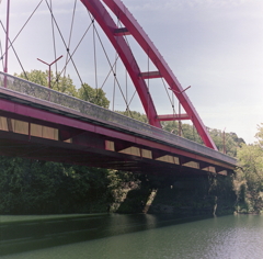 赤い入鹿大橋