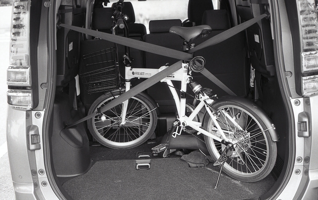 自転車を積んでベルを鳴らし…（笑