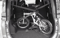 自転車を積んでベルを鳴らし…（笑