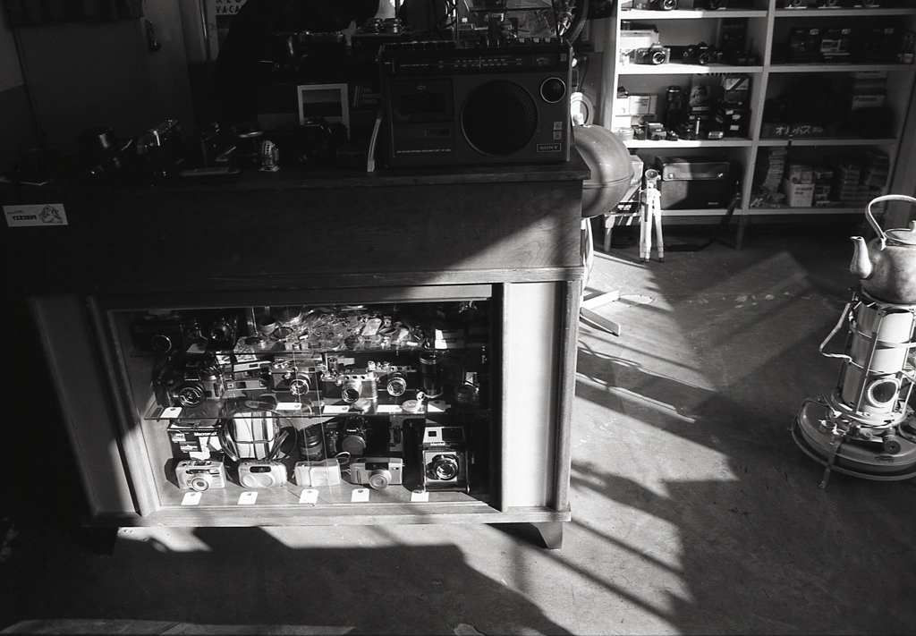 窓辺から陽ざし差すレンジファインダー