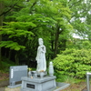 墓碑におふくろの戒名が刻まれた。