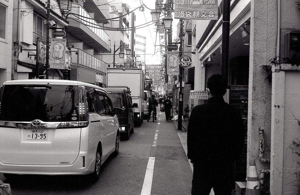 朝から渋滞　～東京モノクロ