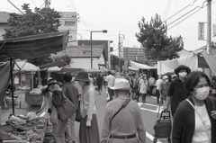 なんて日だ！二十一日は縁日だったとは。