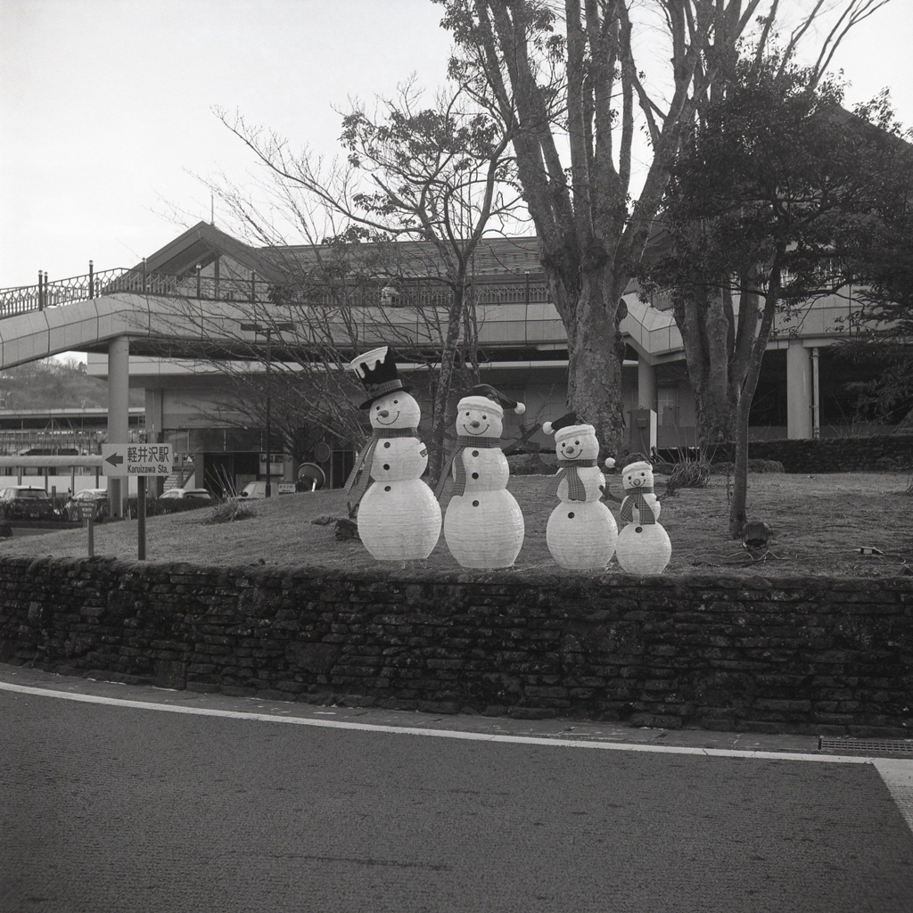 軽井沢駅前の雪だるま