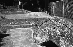 仁王門前の石橋