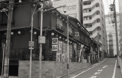 提灯の並ぶ建物とは…