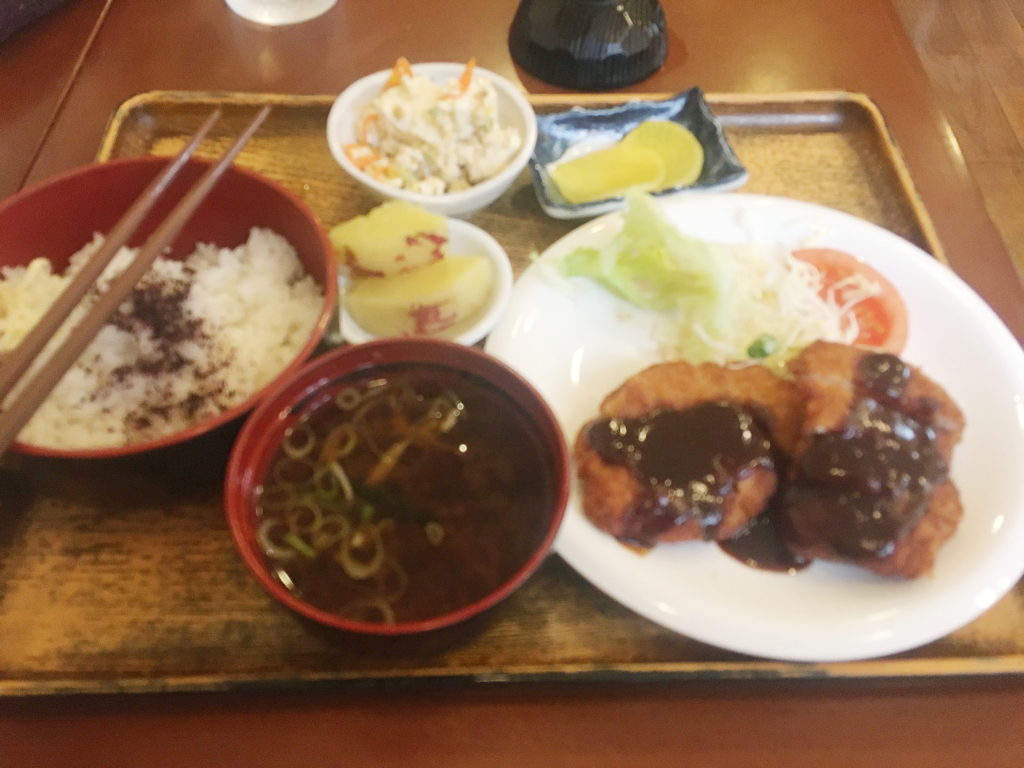 いつものところで味噌カツ定食