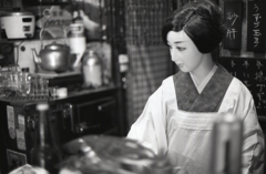 割烹着の美人女将　～2018年７月撮影