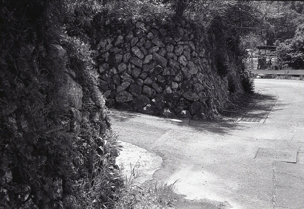 石垣の路