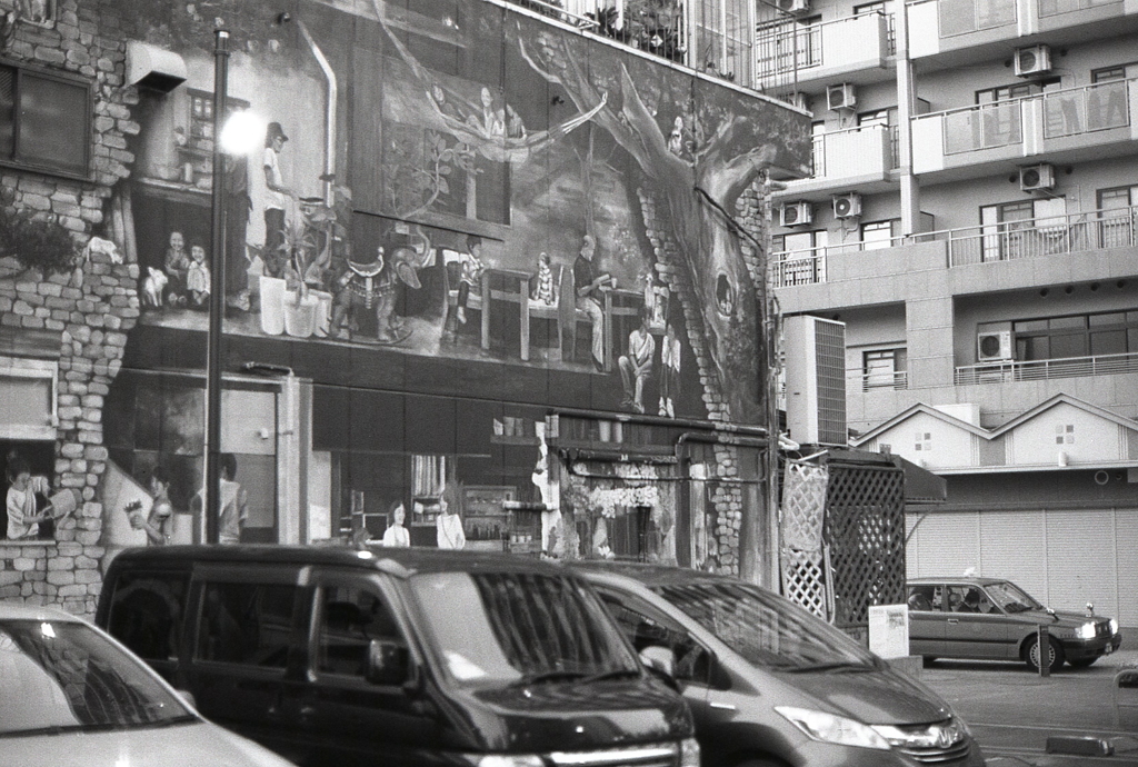 一番賑やかなのは壁画だった。