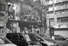 一番賑やかなのは壁画だった。