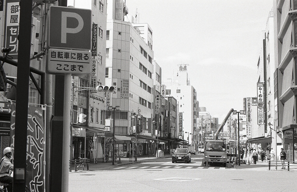 駅裏のビル群