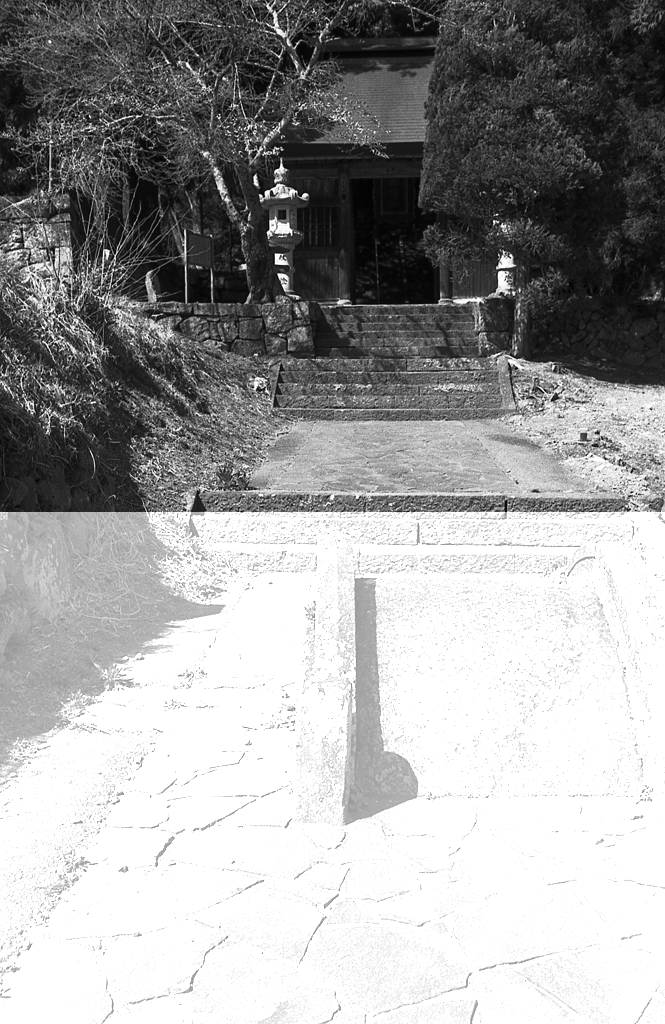 真楽寺仁王門への道