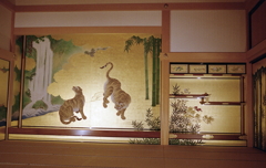 金箔の中の虎