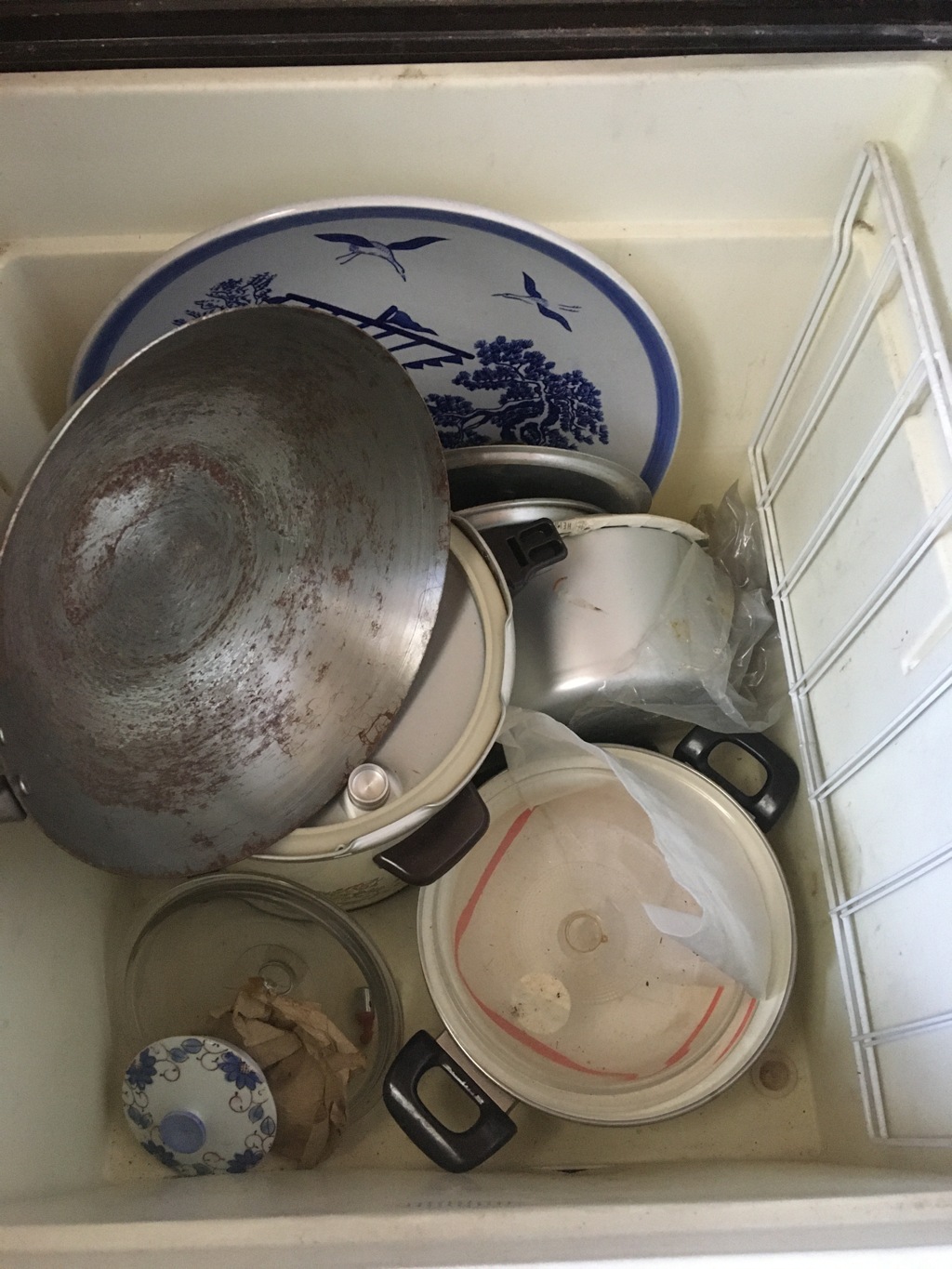 家の片づけ、例えば…鍋　～ある男の写真日記