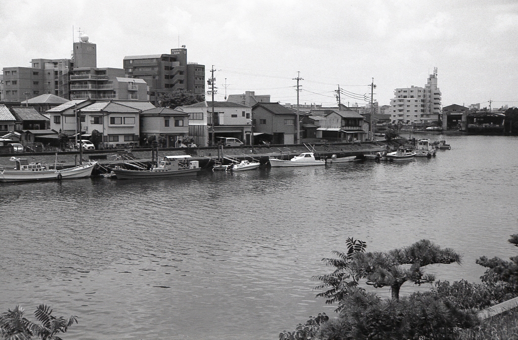 船が並ぶ町、内田橋