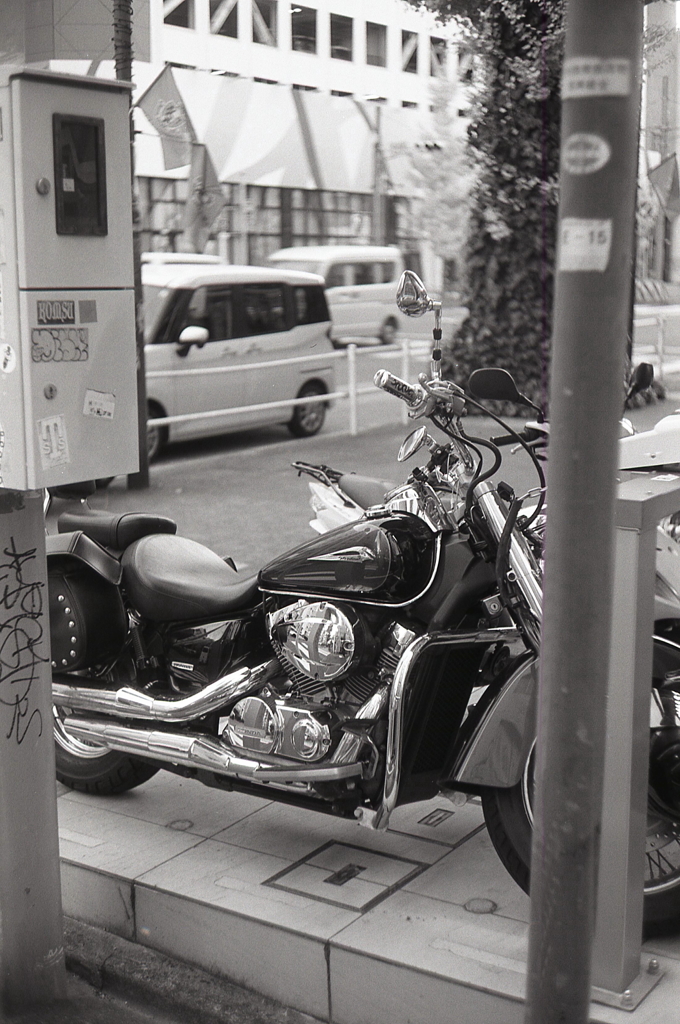 HONDAのアメリカンバイクはピカピカだった。　～今池モノクロウォーク