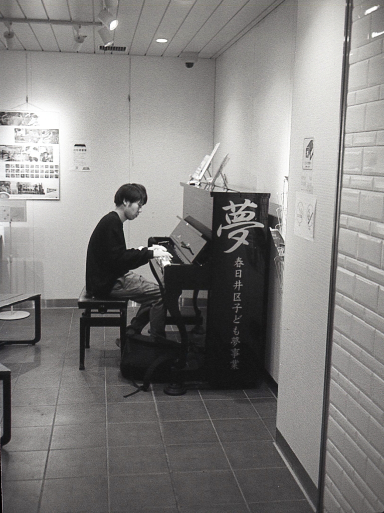 JR高蔵寺駅の駅ピアノ