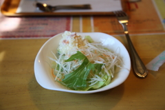 サラダついてきました。（笑