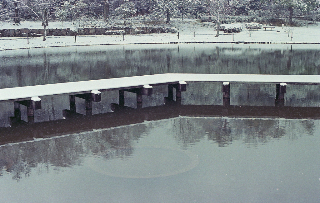 雪の桟橋