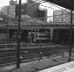 JR金山駅ホームにて