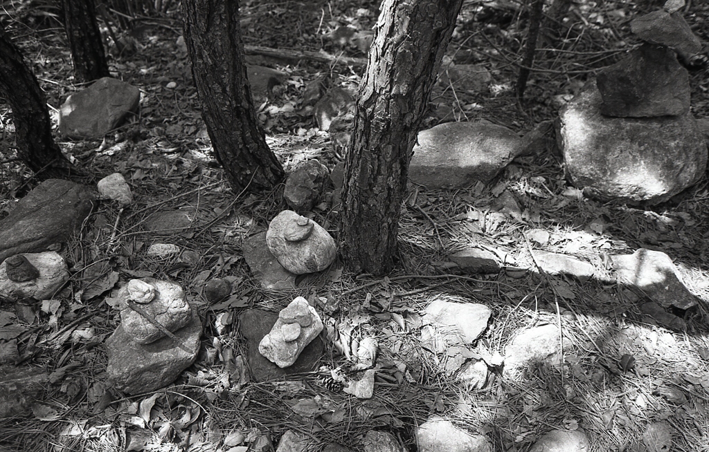 石積みを見つけた。