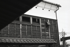 白い漆喰のような？蔵造り