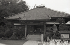 瓦屋根が綺麗な了仙寺