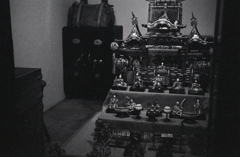 金庫横の雛飾り