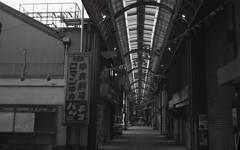 シャッター街のアーケード