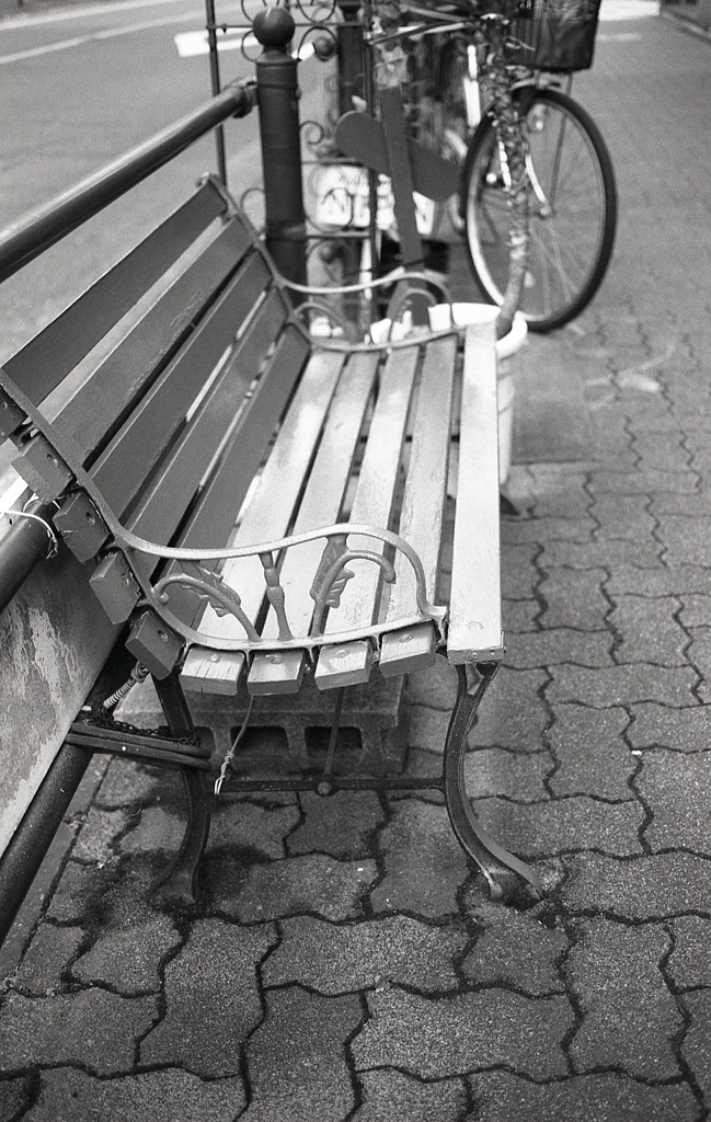 ブリザード前のカラフルベンチ
