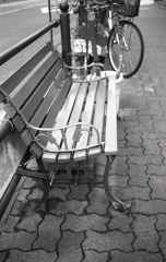 ブリザード前のカラフルベンチ