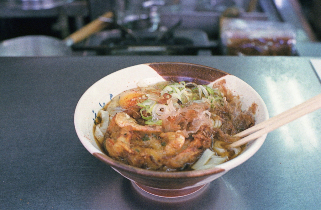 玉子・かき揚げ入りきしめん