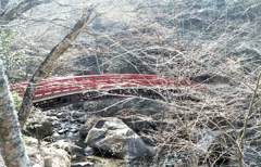 鳥原川の赤い橋