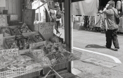 駄菓子屋の店先